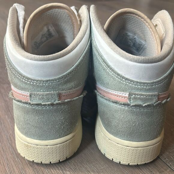 Nike Air Jordan Mid Scalloped - Picture 8 of 8